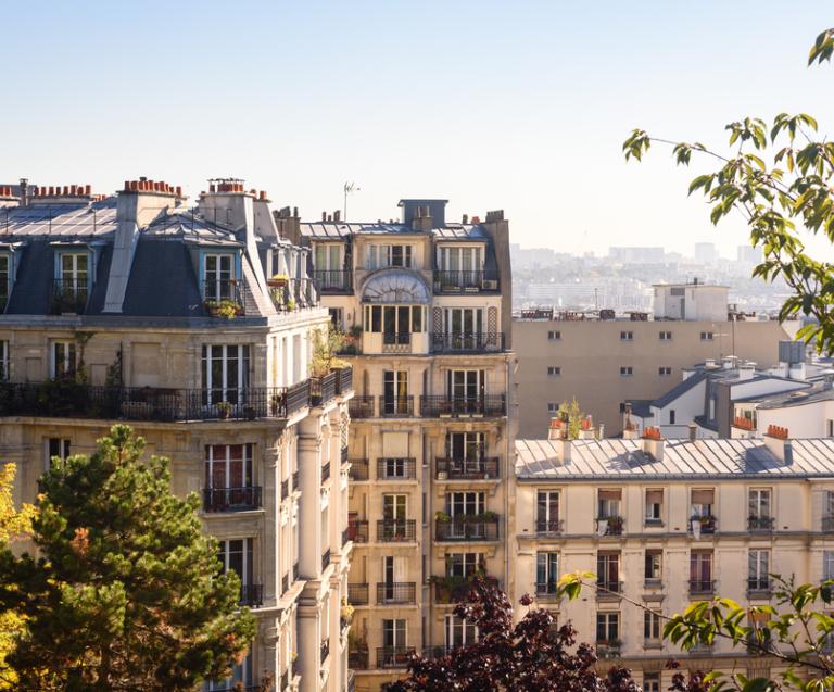  Immeubles haussmanniens à Paris, typiques du parc immobilier confié à la gestion locative intégrale pour sécuriser loyers et valoriser le patrimoine.