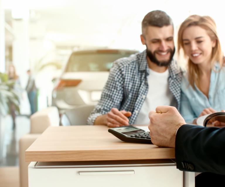 Discussion entre bailleur et locataires à propos des charges propriétaires vs locataires