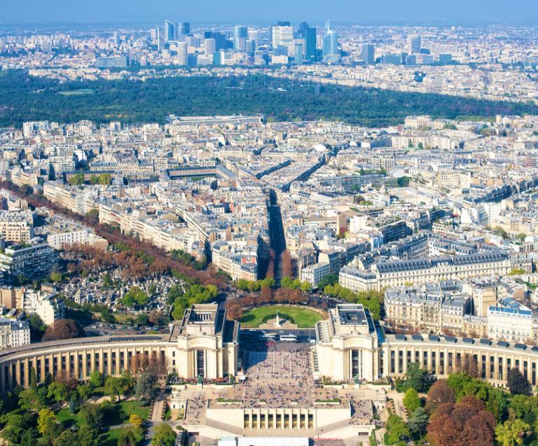 Location de luxe à Paris vue aérienne des arrondissements centraux