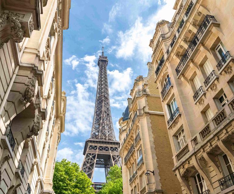 achat en copropriété à Paris avec vue sur la Tour Eiffel