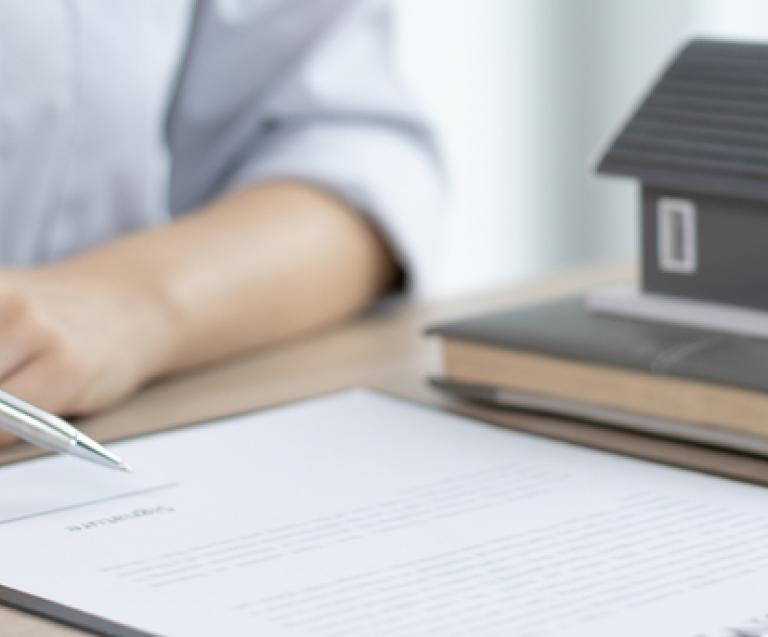 Signature de contrat pour travaux immobiliers – garantie décennale malfaçon