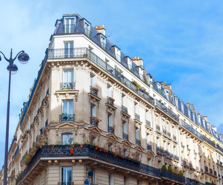  Immeuble haussmannien à Paris illustrant un vote de travaux en copropriété – majorité travaux copropriété