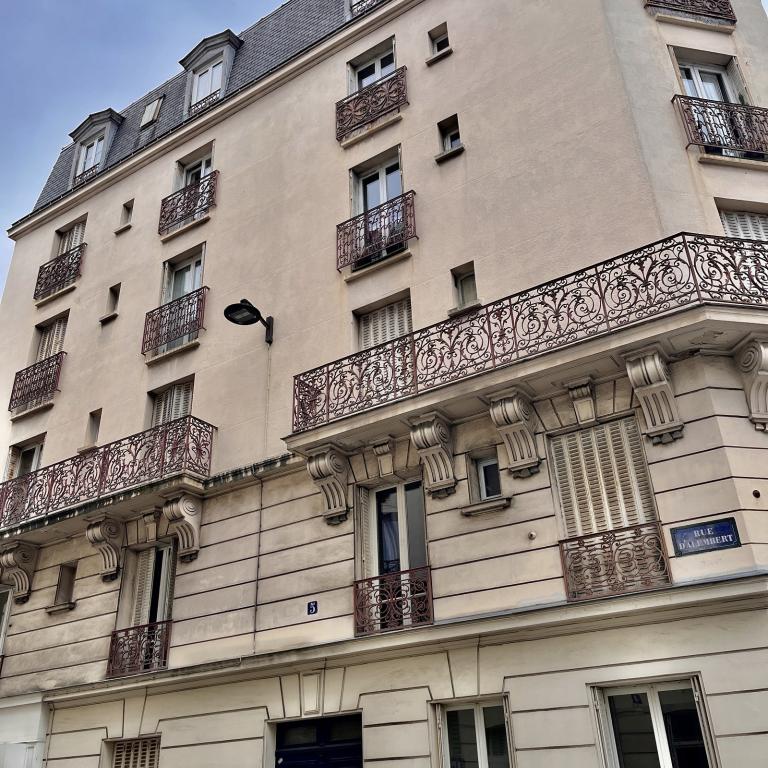 A LOUER 75014 PARIS  3 pièces Rénové  Mouton Duvernet 