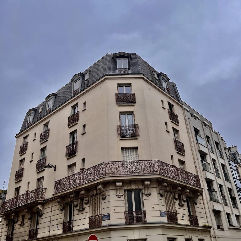 A LOUER 75014 PARIS  3 pièces Rénové  Mouton Duvernet 