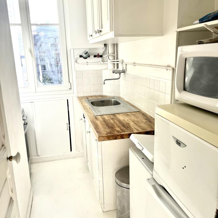 A LOUER PARIS XVème 2 Pièces en meublé de 39m² 