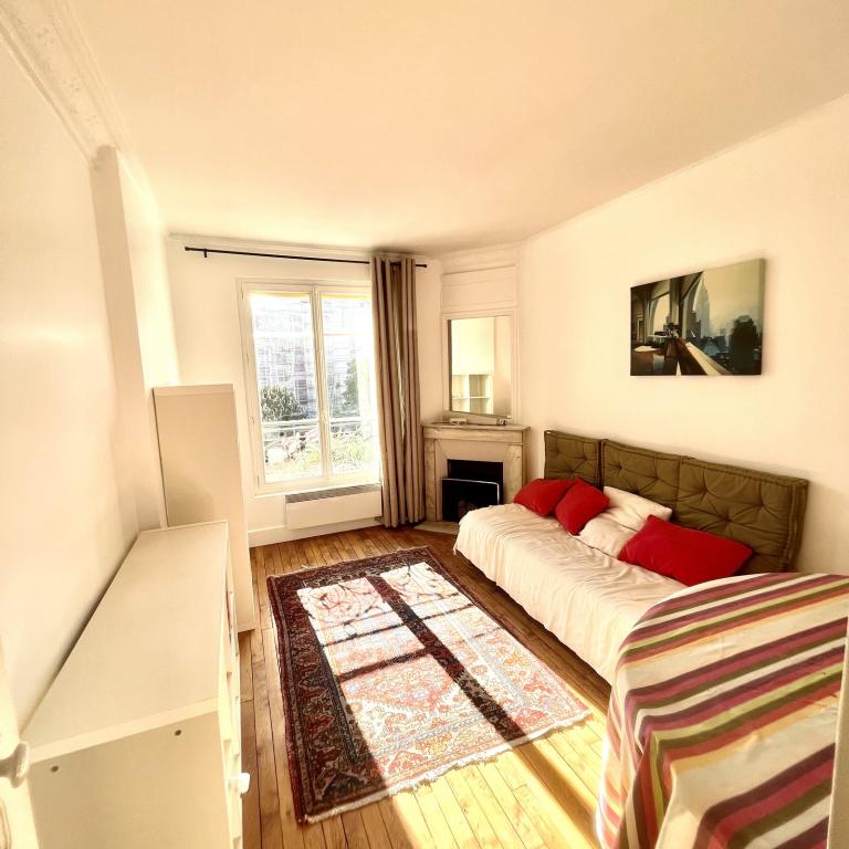 A LOUER PARIS XVème 2 Pièces en meublé de 39m² 