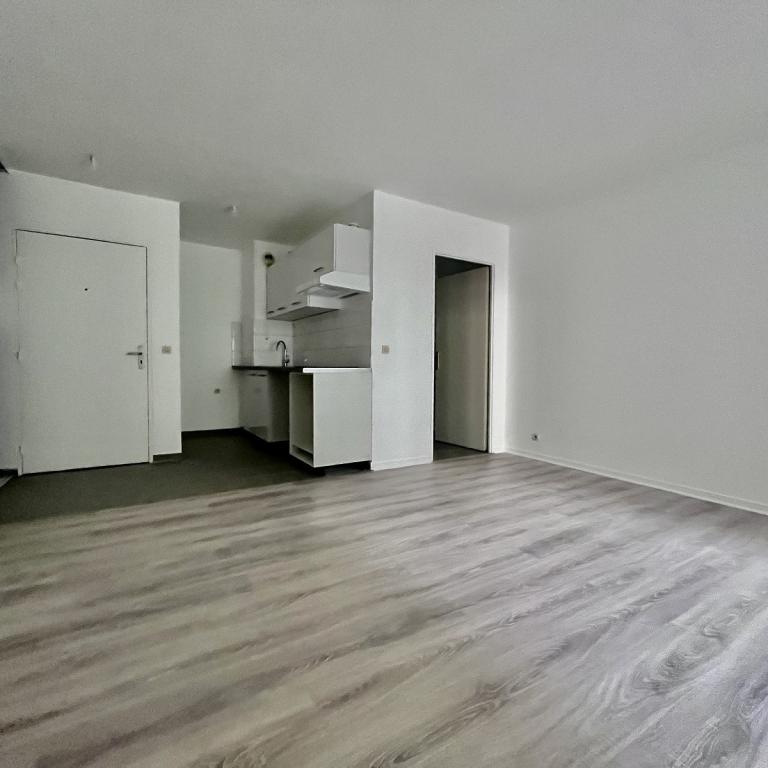Paris XIIIème Beau Studio refait à neuf avec balcon