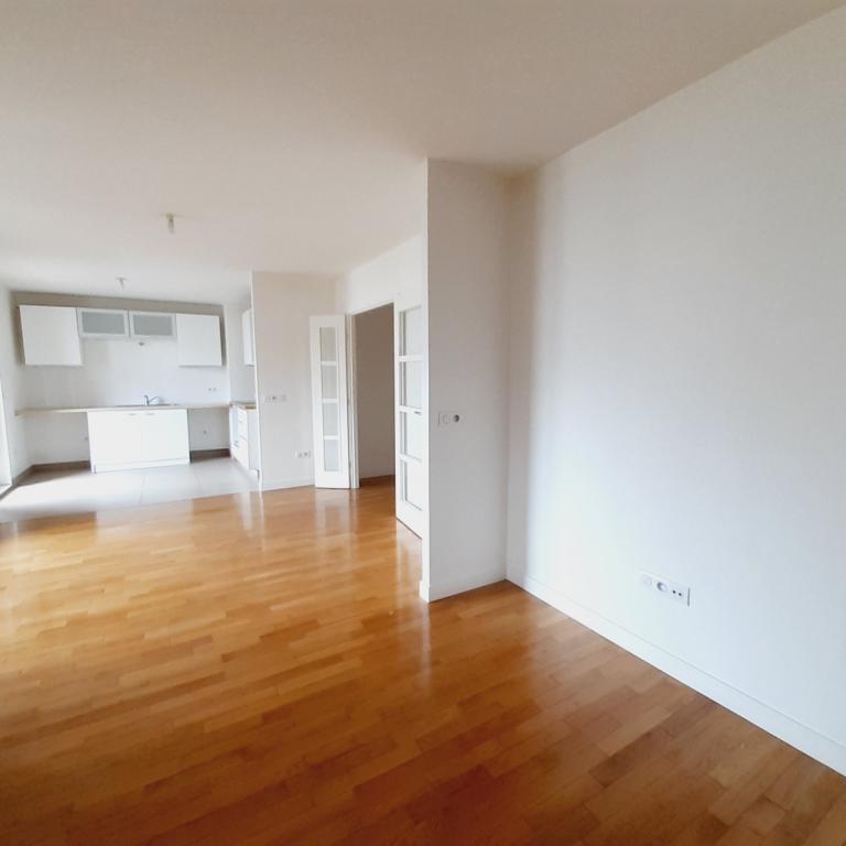 A LOUER 4 PIECES 83m²  AVEC TERRASSE et PARKING