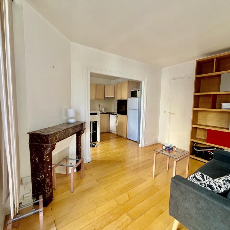 A LOUER  PARIS XVème  2 PIECES Meublé 38.05m² LA MOTTE PICQUET GRENELLE 