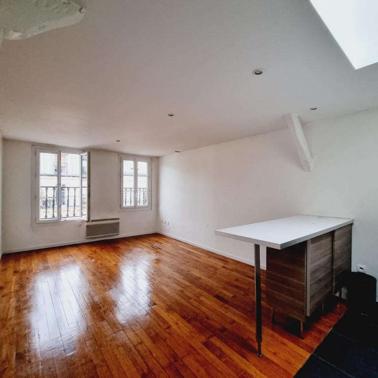 A LOUER GRAND STUDIO 28m² PARIS IXème