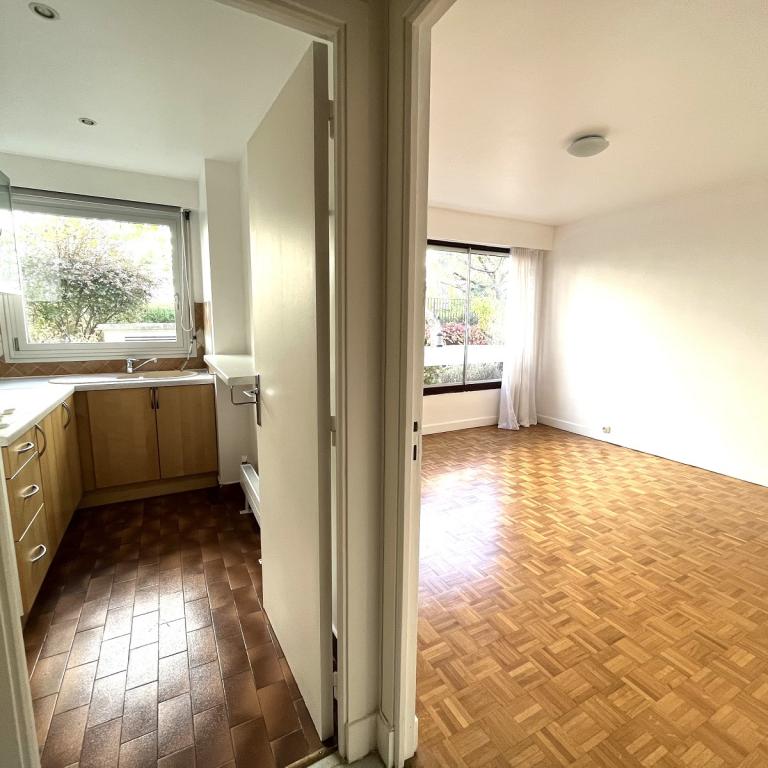 Paris XVème, métro Vaugirard Beau Studio de 30,13m²