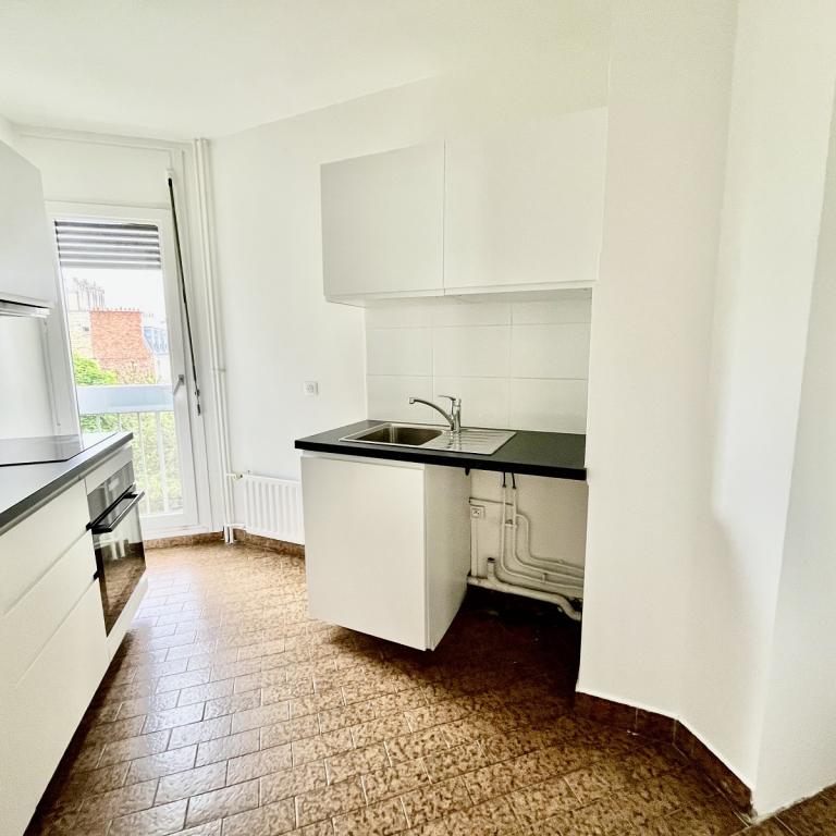 A LOUER PARIS XVème 5 PIECES EN DUPLEX