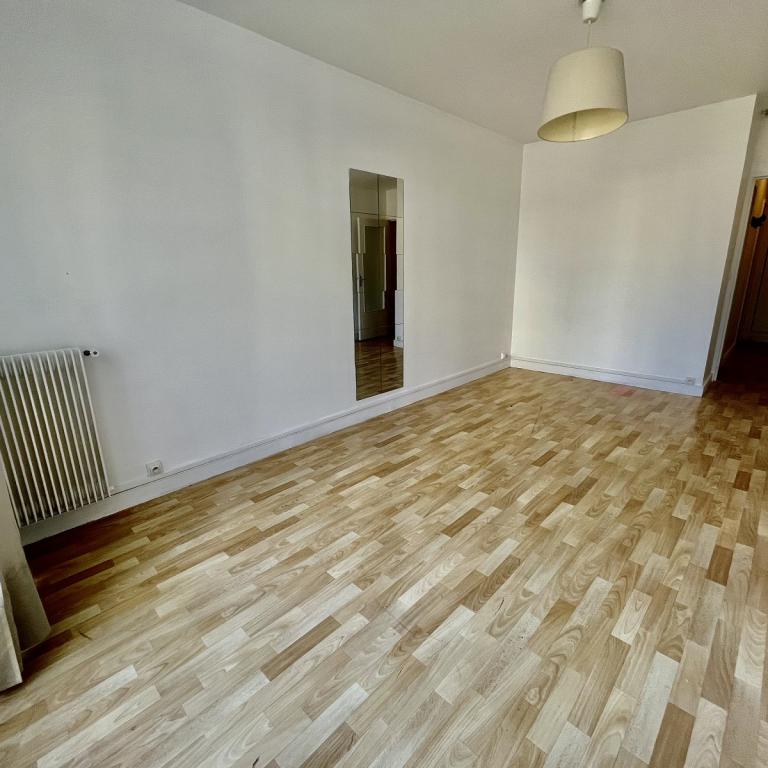 A LOUER STUDIO 28.42m² Paris XXème. MENILMONTANT