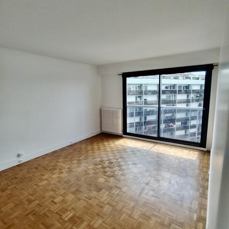Paris XVème, Charles Michels, Beau 2 pièces avec parking
