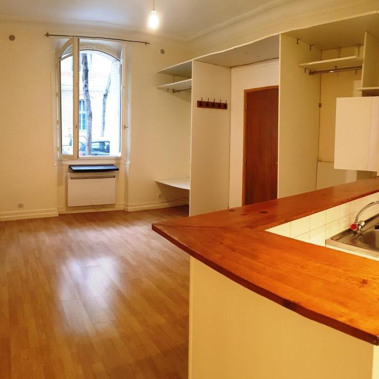 STUDIO 25m2  PARIS XV M°BALARD