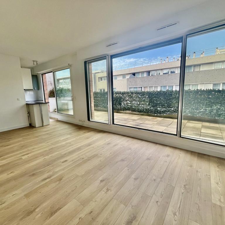 PARIS XIème, GRAND STUDIO avec  TERRASSE DE 14m² e  avec PARKING ET CAVE
