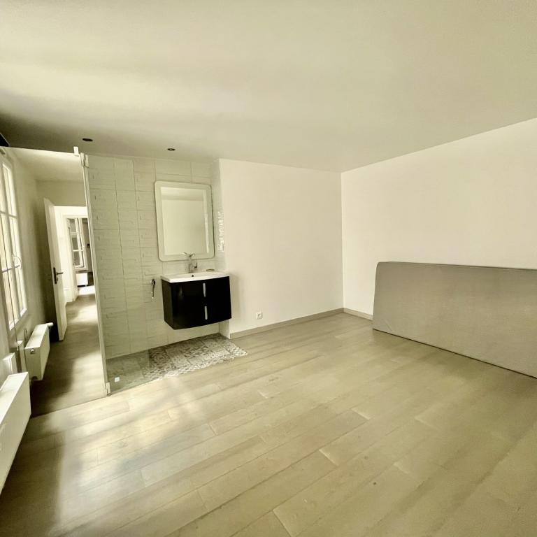 A LOUER 2P 56m² PARIS IXème 