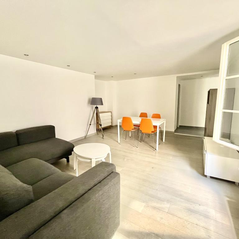 A LOUER 2P 56m² PARIS IXème 