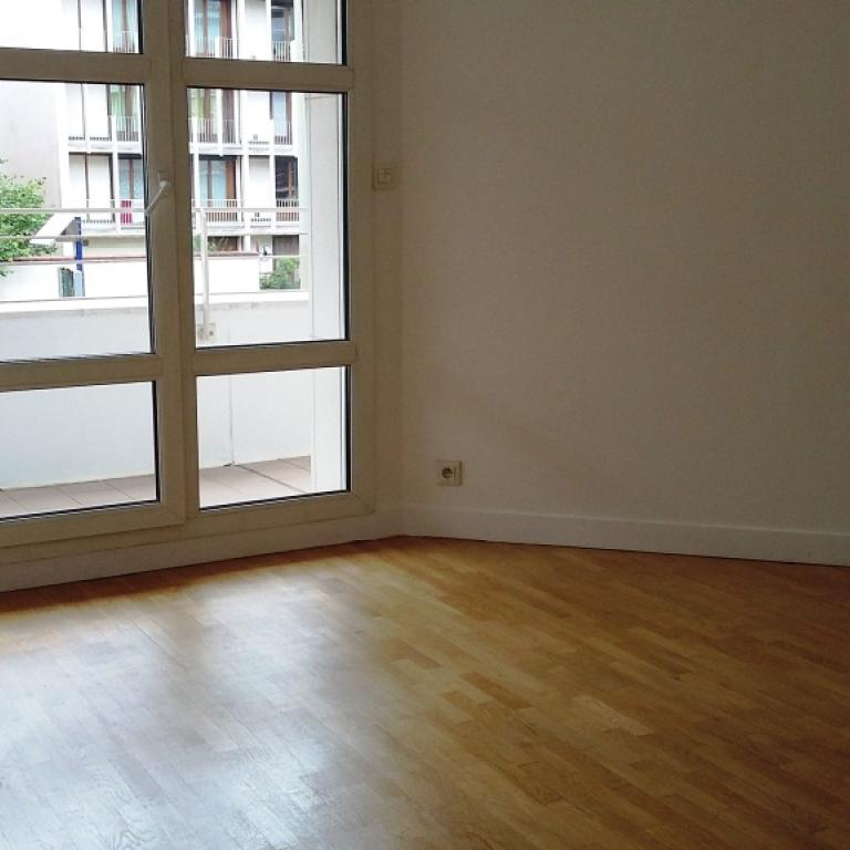 A LOUER 3 PIECES 70.20m² 92400 COURBEVOIE  CAVE PARKING ET BALCON 