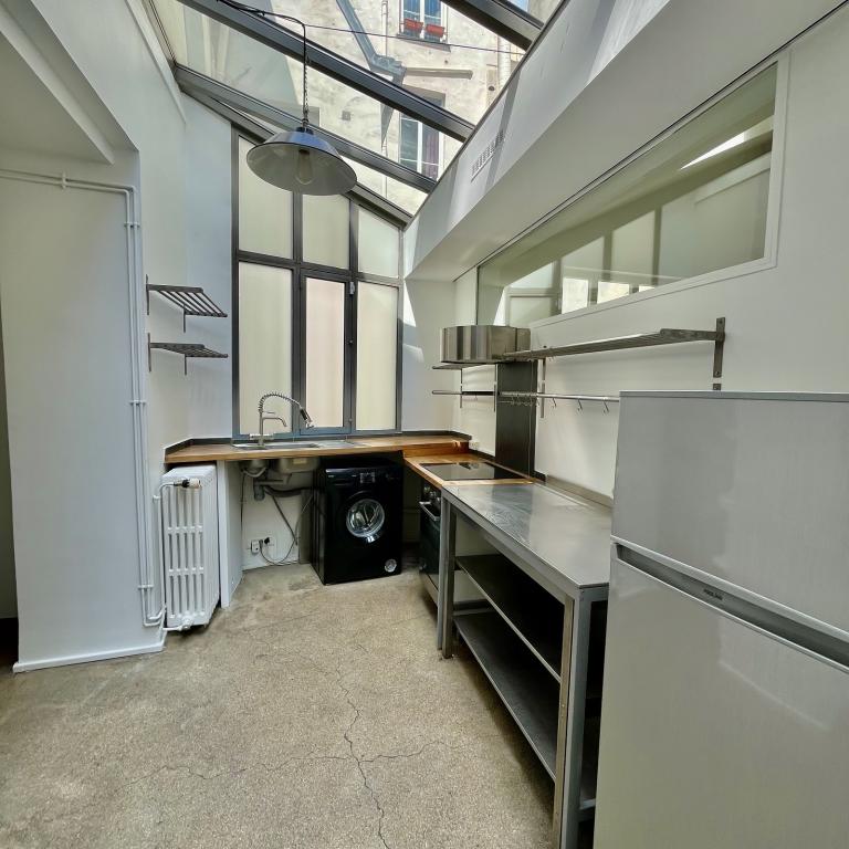 A LOUER 3 PIECES  86.48m²  PARIS IIIème