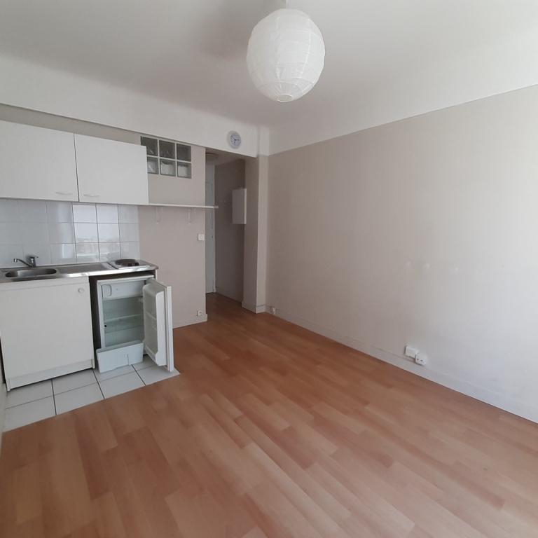 Paris XVème, Métro Felix Faure /Commerce Studio de 15,82m²