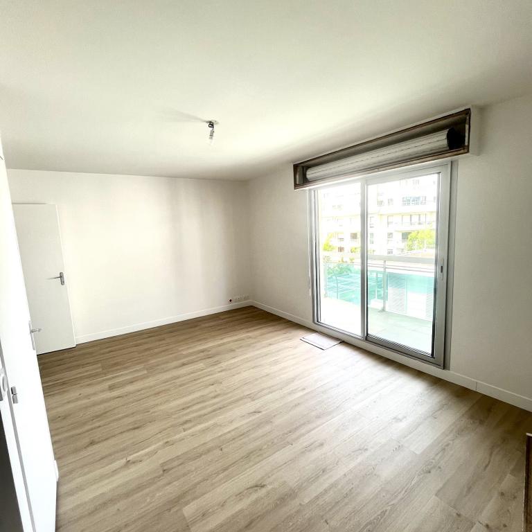 A LOUER 92300 LEVALLOIS STUDIO RENOVE