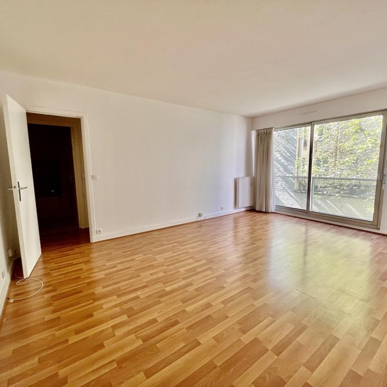 A LOUER 2 Pièces 42.40m² PARIS XVème. BALCON- PARKING et  CAVE