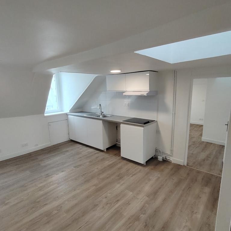 Paris 75002 Strasbourg St Denis, 2pièces en dernier étage
