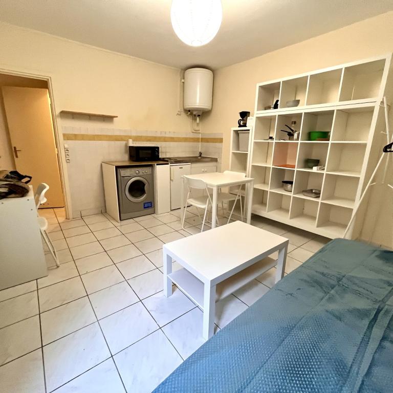 A LOUER Paris XIIème STUDIO 19,59m². Metro Nation.