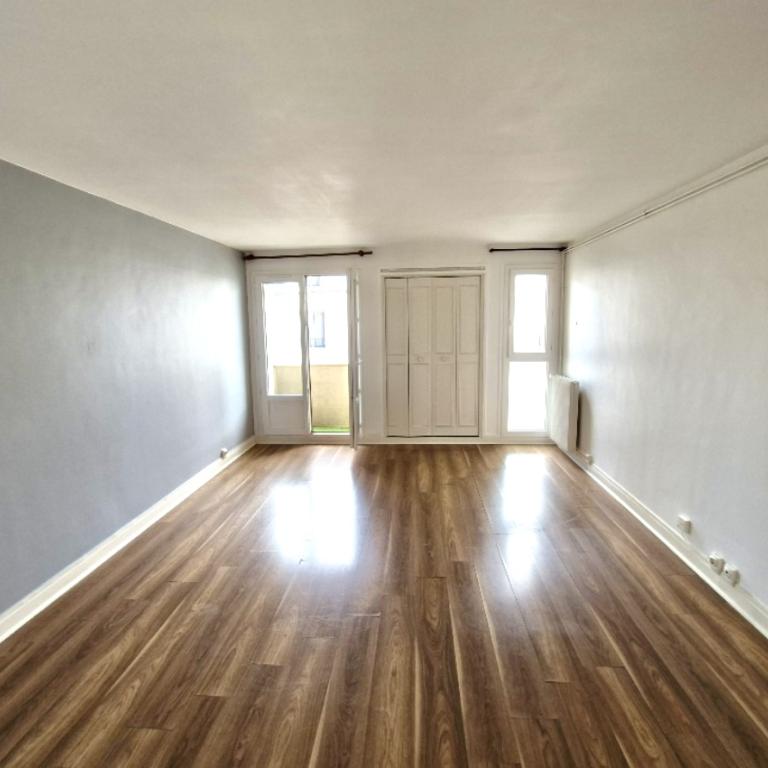A LIUER NANTERRE 2 PIECES RENOVE 