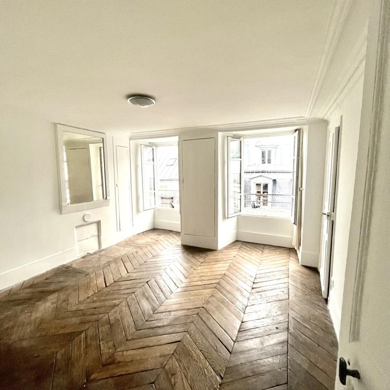 A LOUER 75010 PARIS BONNE NOUVELLE 2Pieces Rénové