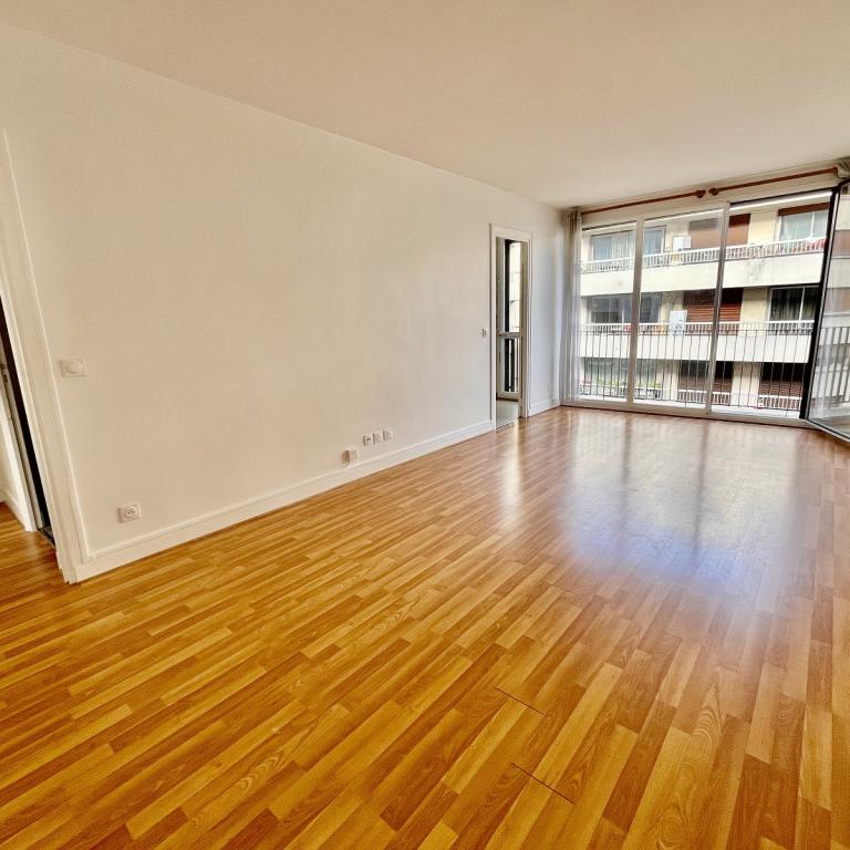 A LOUER 2P  46m² PARIS XVème CAVE PARKING ET BALCON