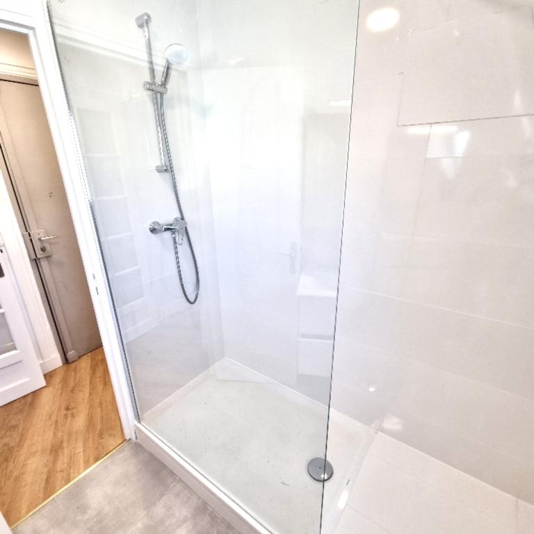 2 PIECES  RÉNOVÉ A LOUER  29m² environ PARIS XVIIème