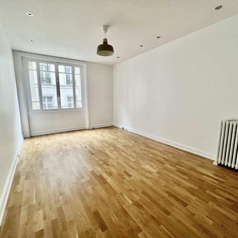 A LOUER PARIS IIème 6 pièces 162m² PLACE DE LA BOURSE 