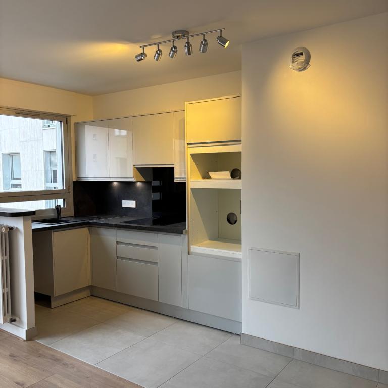 A LOUER 2P PARIS XVème REFAIT NEUF