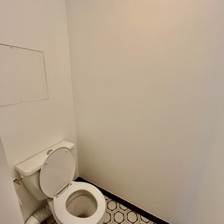 A LOUER 2P PARIS XVème REFAIT NEUF