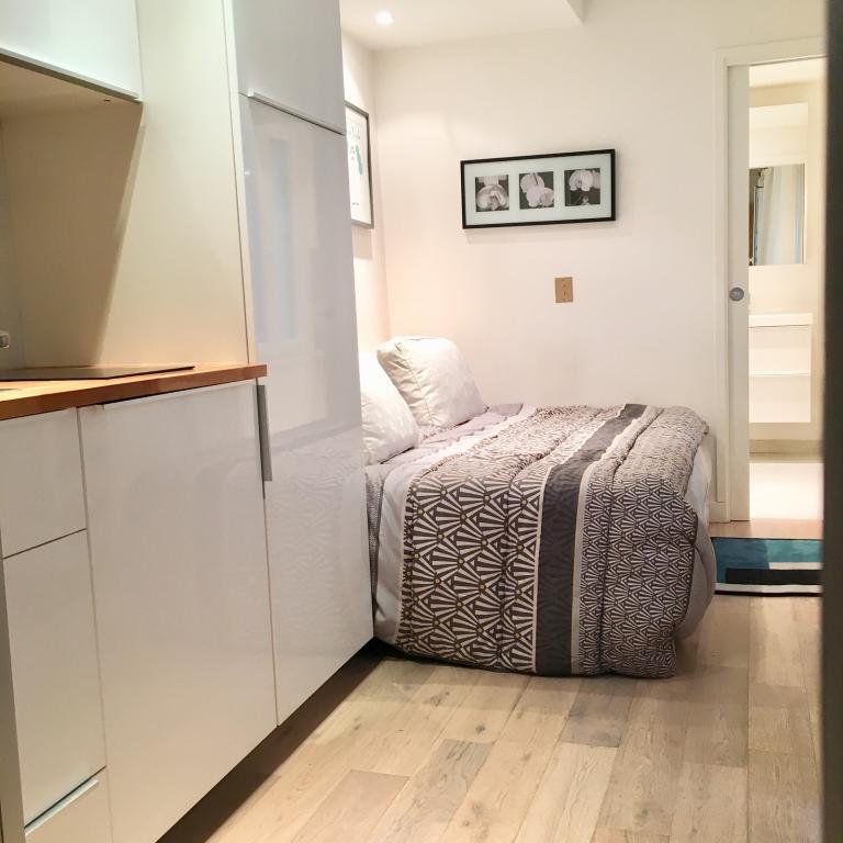 Paris IVème Quai de Bourbon Studio meublé