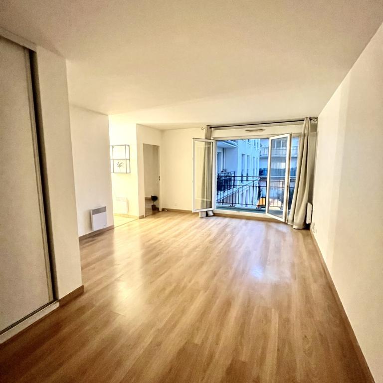 2 PIECES BALCON ET PARKING 