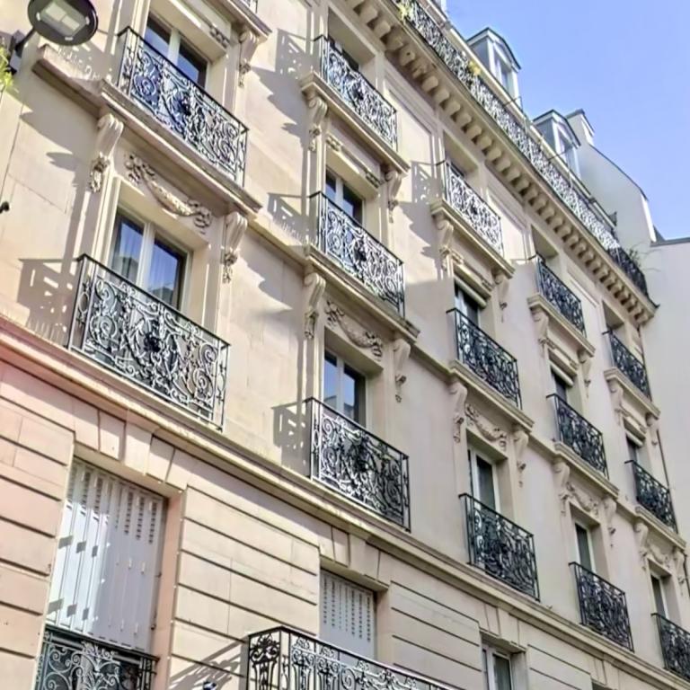 A LOUER 2P PARIS Vème 40.02m²  VAL DE GRACE