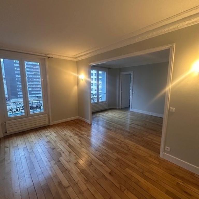 Paris XVème, Métro Bir Hakeim, Grand 3 Pièces de 84,66m²