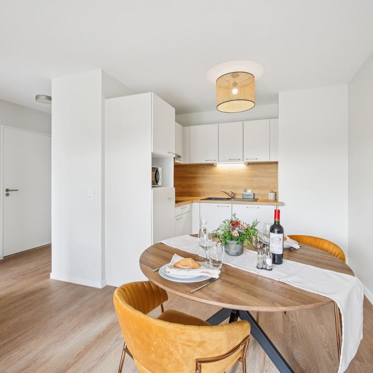 Rambouillet, Chateau du Vieux Moulin Résidence Services Seniors,  2 pièces avec Balcon