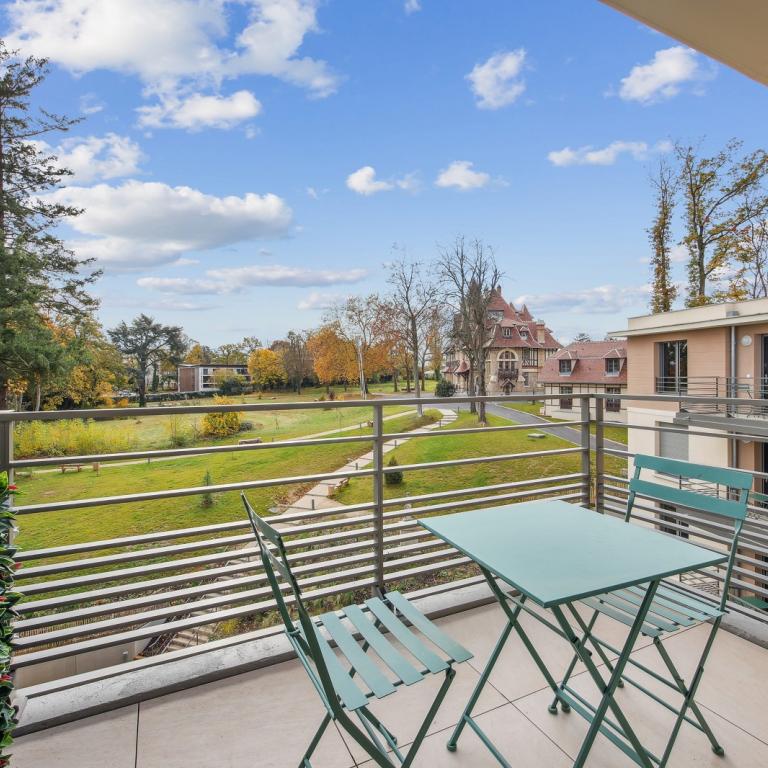 Rambouillet, Chateau du Vieux Moulin Résidence Services Seniors,  2 pièces avec Balcon