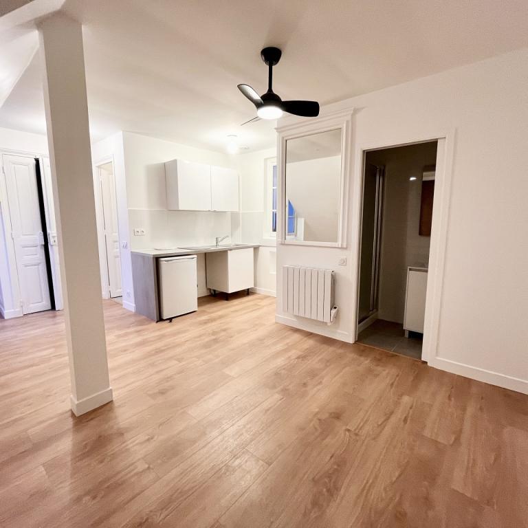 A LOUER STUDIO 21m² Paris XVIIème VILLIERS - PARC MONCEAU