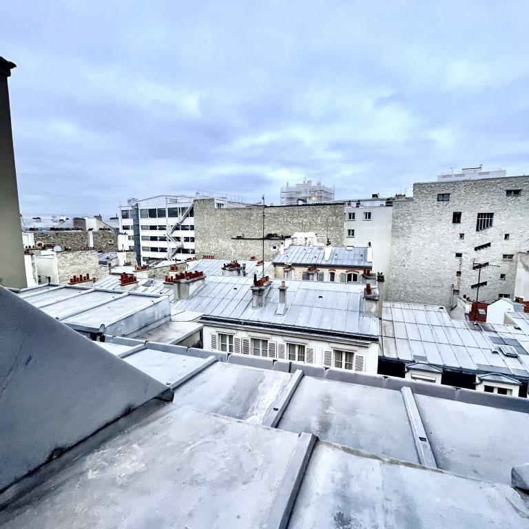 A LOUER STUDIO 21m² Paris XVIIème VILLIERS - PARC MONCEAU