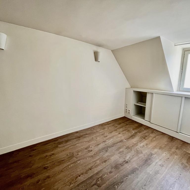 A  LOUER  PARIS Xème 2/3 Pièces en DUPLEX 61m². REFAIT A NEUF 