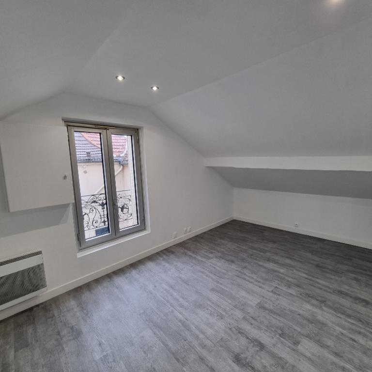 A LOUER STUDIO 25m² AU  SOL/ 13.27 m² LOI  BOUTIN NANTERRE REFAIT NEUF