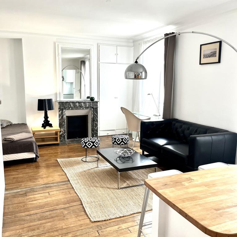 STUDIO MEUBLE PLACE VICTOR  HUGO PARIS XVI