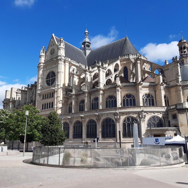 A LOUER STUDIO 16.44m² LES HALLES 