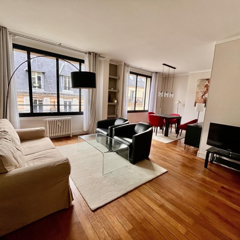 A LOUER en Meublé 2 PIECES 60.77m² Paris XVIème