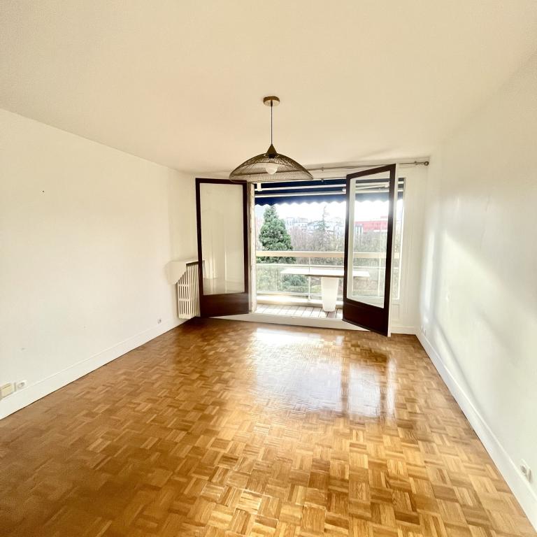 A LOUER 75015 3 PIECS CONVENTION